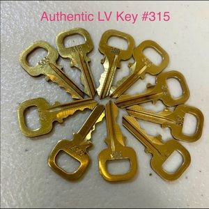 💯 Auth LV Spare Key #315